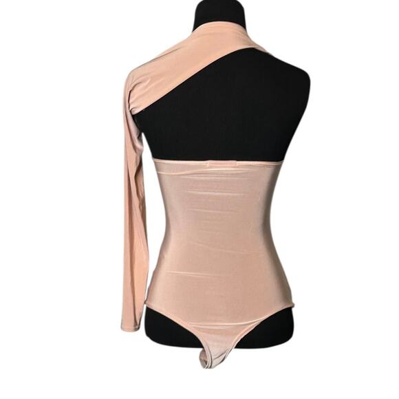 PrettyLittleThings pale pink one shoulder long sleeve bodysuit size 4 - Picture 2 of 14